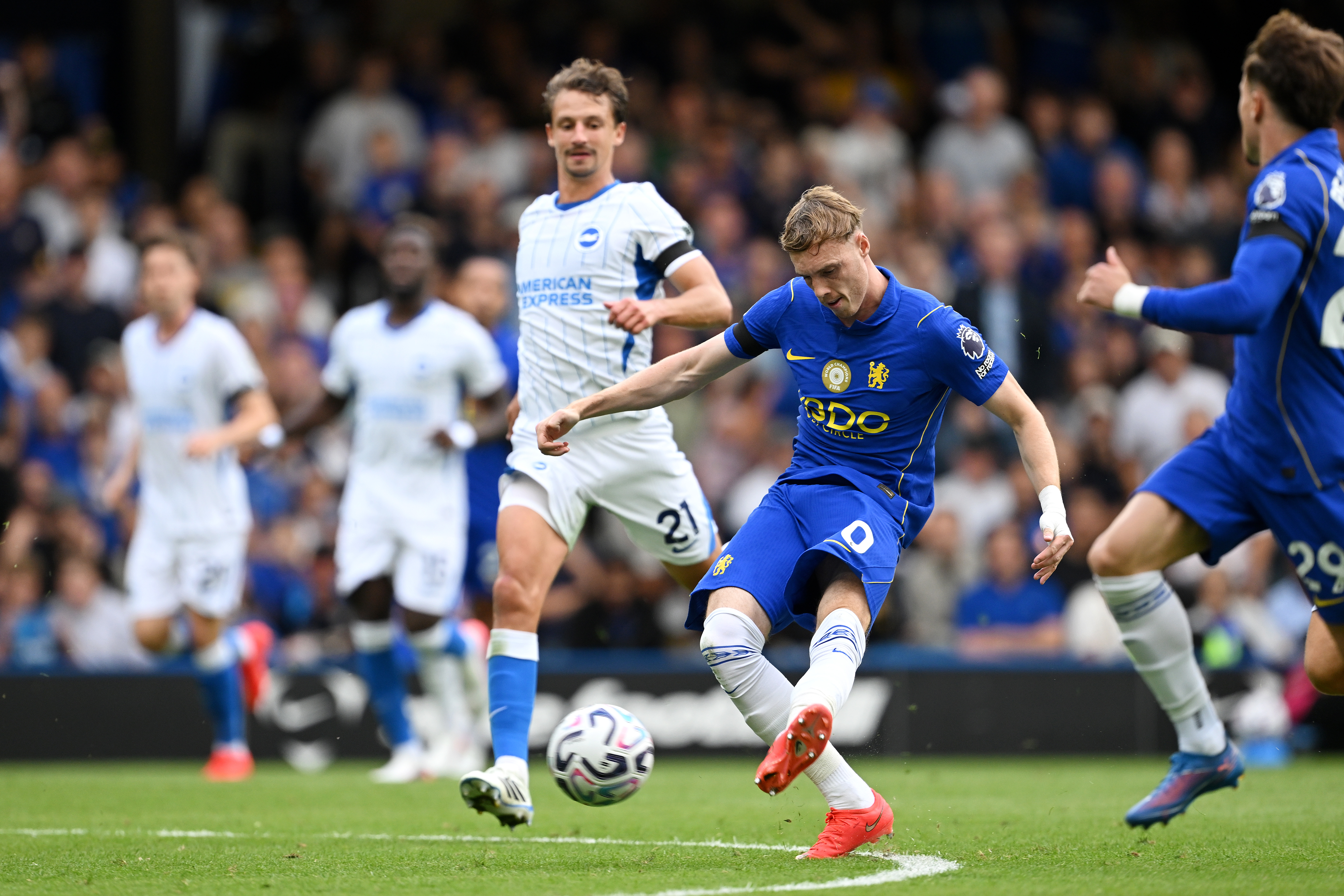 LONDON, ENGLAND - AUGUST 30: Cole Palmer of Chelsea scores his team’s fourth goal during the Premier League 2026/27 match between Chelsea FC and Brighton & Hove Albion at Stamford Bridge on August 30, 2026 in London, England. (Photo by Mike Hewitt/Getty Images)