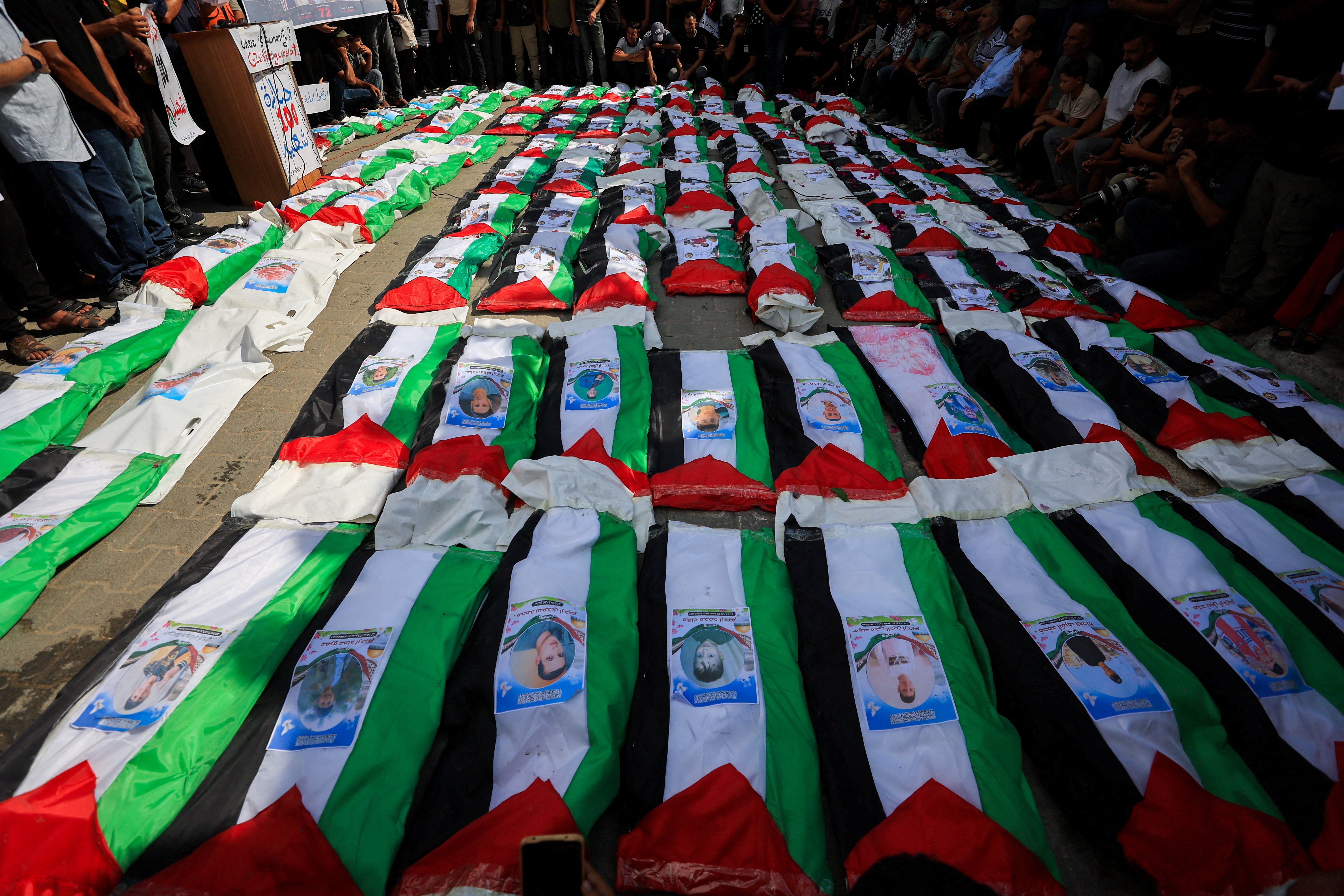 Mass funeral Gaza