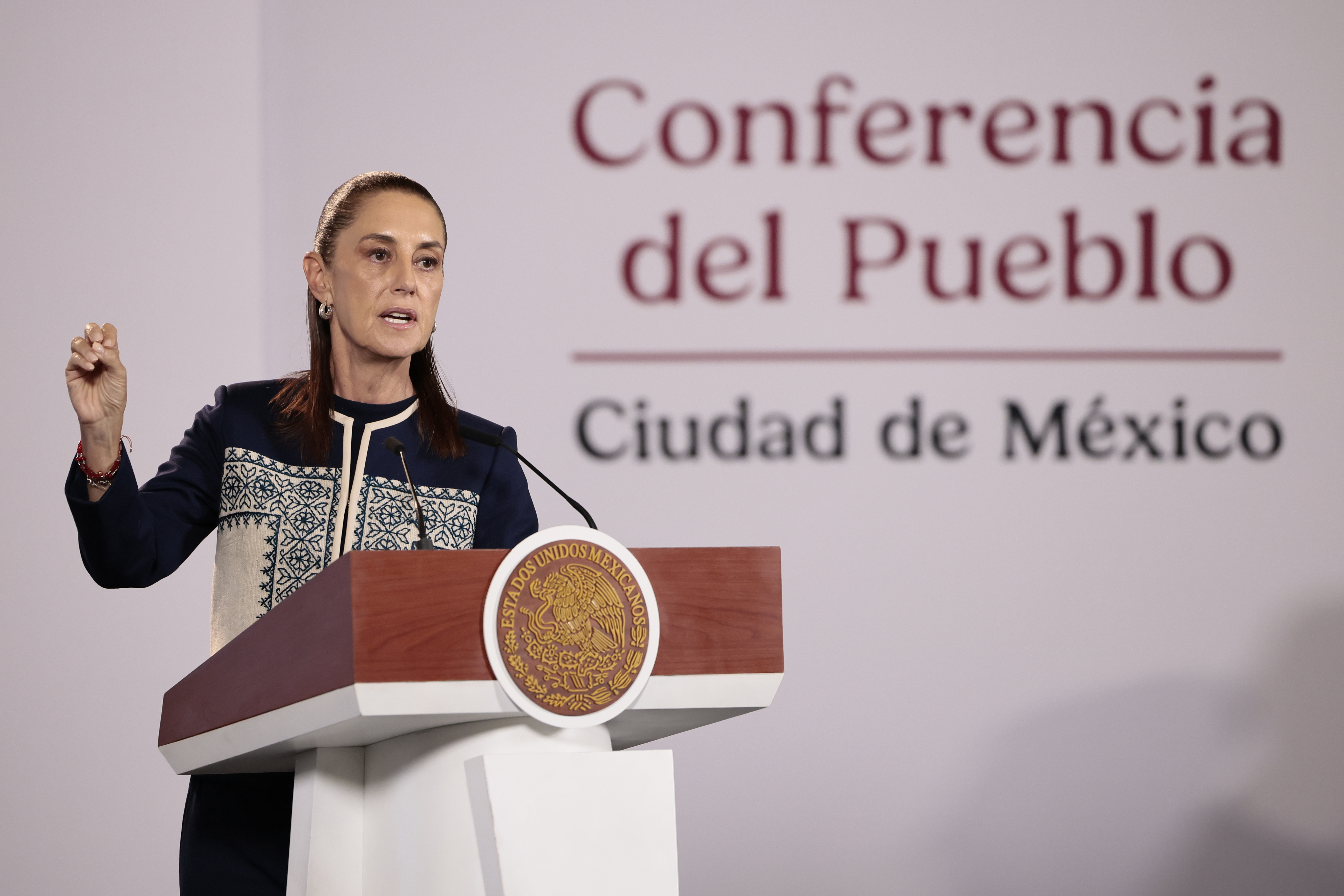epa13239302 Mexican President Claudia Sheinbaum speaks during a press conference at the National Palace in Mexico City, Mexico, 14 September 2026. EPA/JOSE MENDEZ