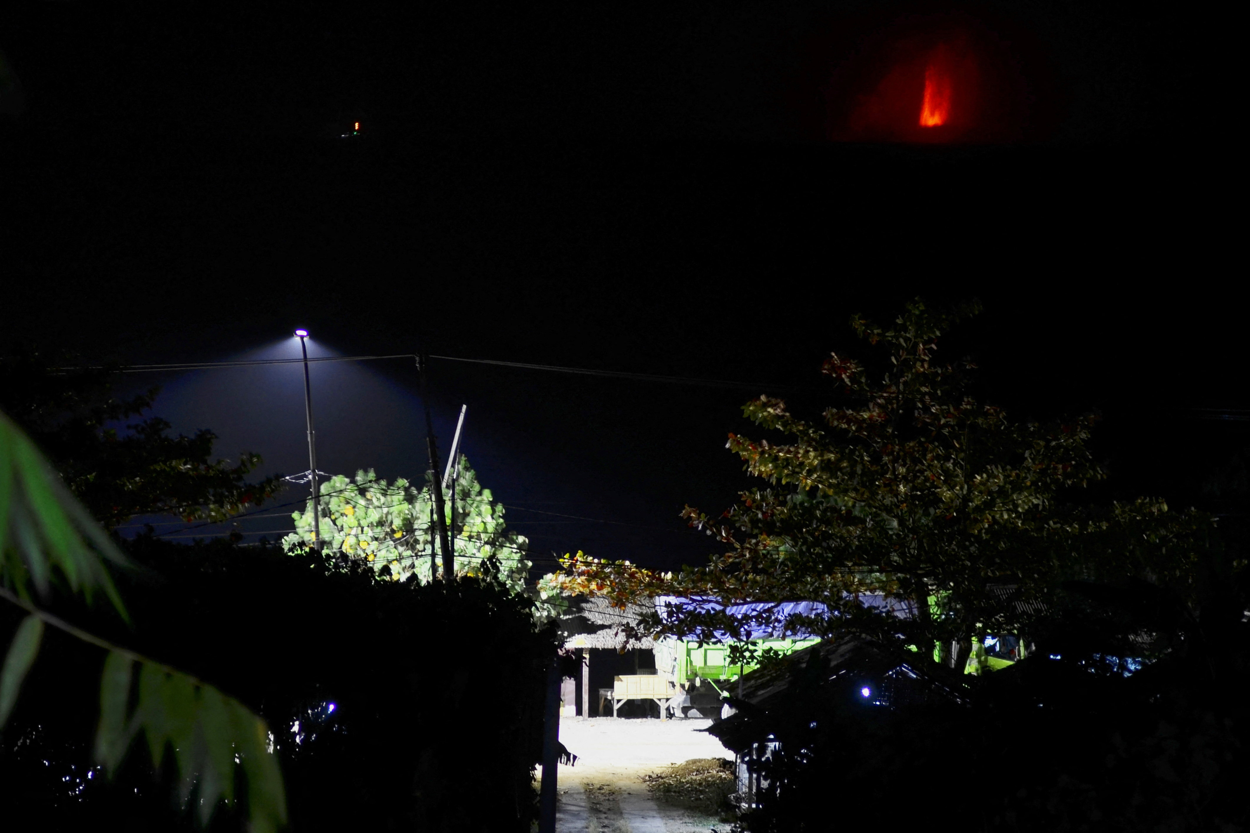 Mount Anak Krakatau volcano spews hot lava as seen from Pasauran village in Serang, Banten province, Indonesia, September 5, 2026. REUTERS/Rikardo