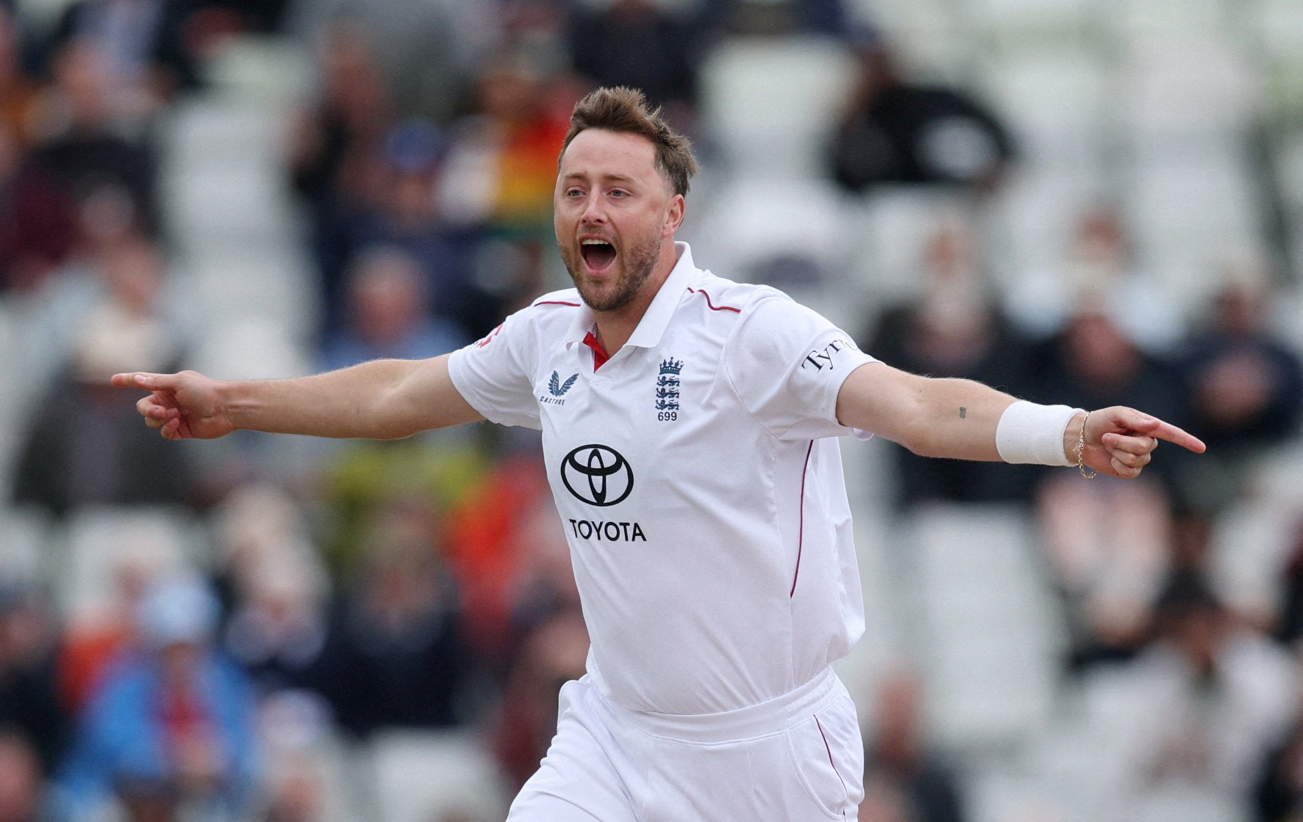 Cricket - Third Test - England v Pakistan - Edgbaston Cricket Ground, Birmingham, Britain - September 10, 2026 England's Ollie Robinson celebrates taking the wicket of Pakistan's Saim Ayub, caught by Harry Brook Action Images via Reuters/Andrew Boyers TPX IMAGES OF THE DAY